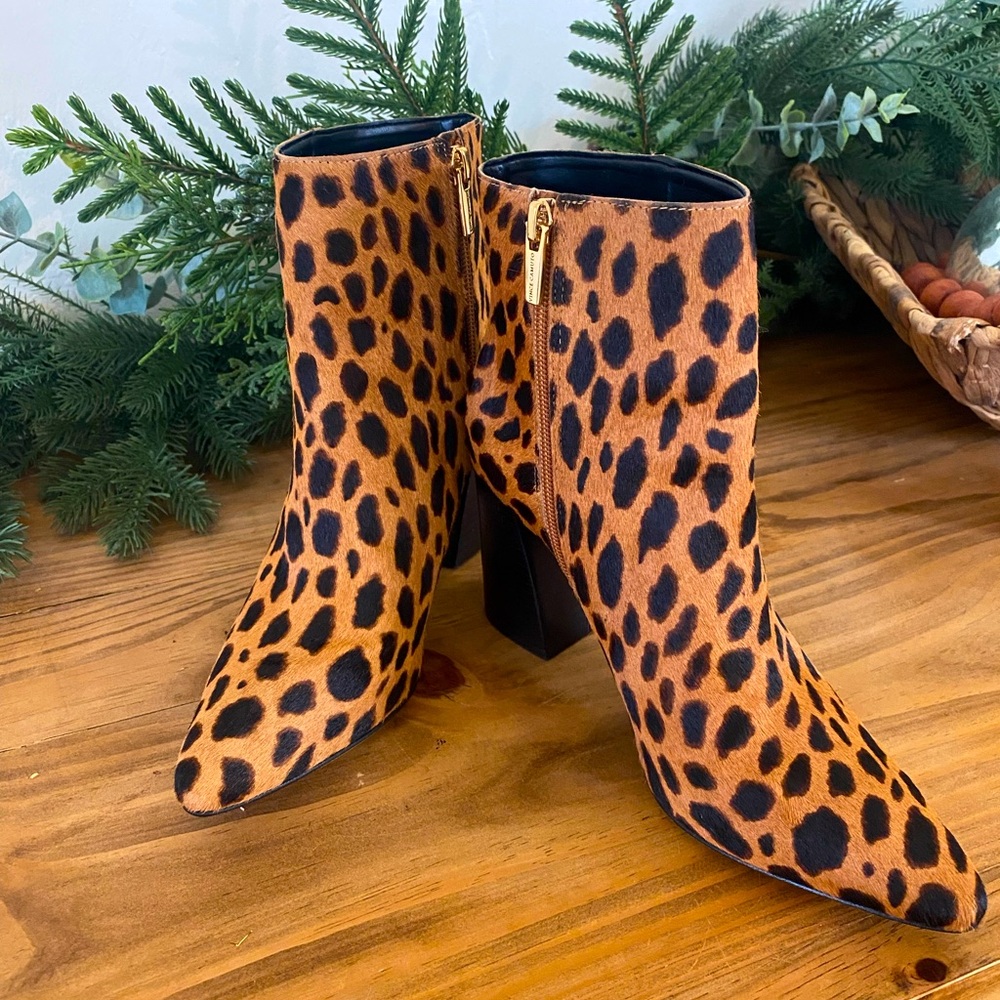 New*** Vince Camuto Calf~Hair Boots.
Never-worn; in the box.
Beautiful boot!